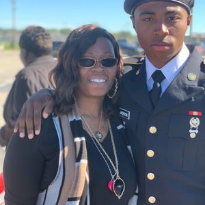 Meet your Posher, Tecolia